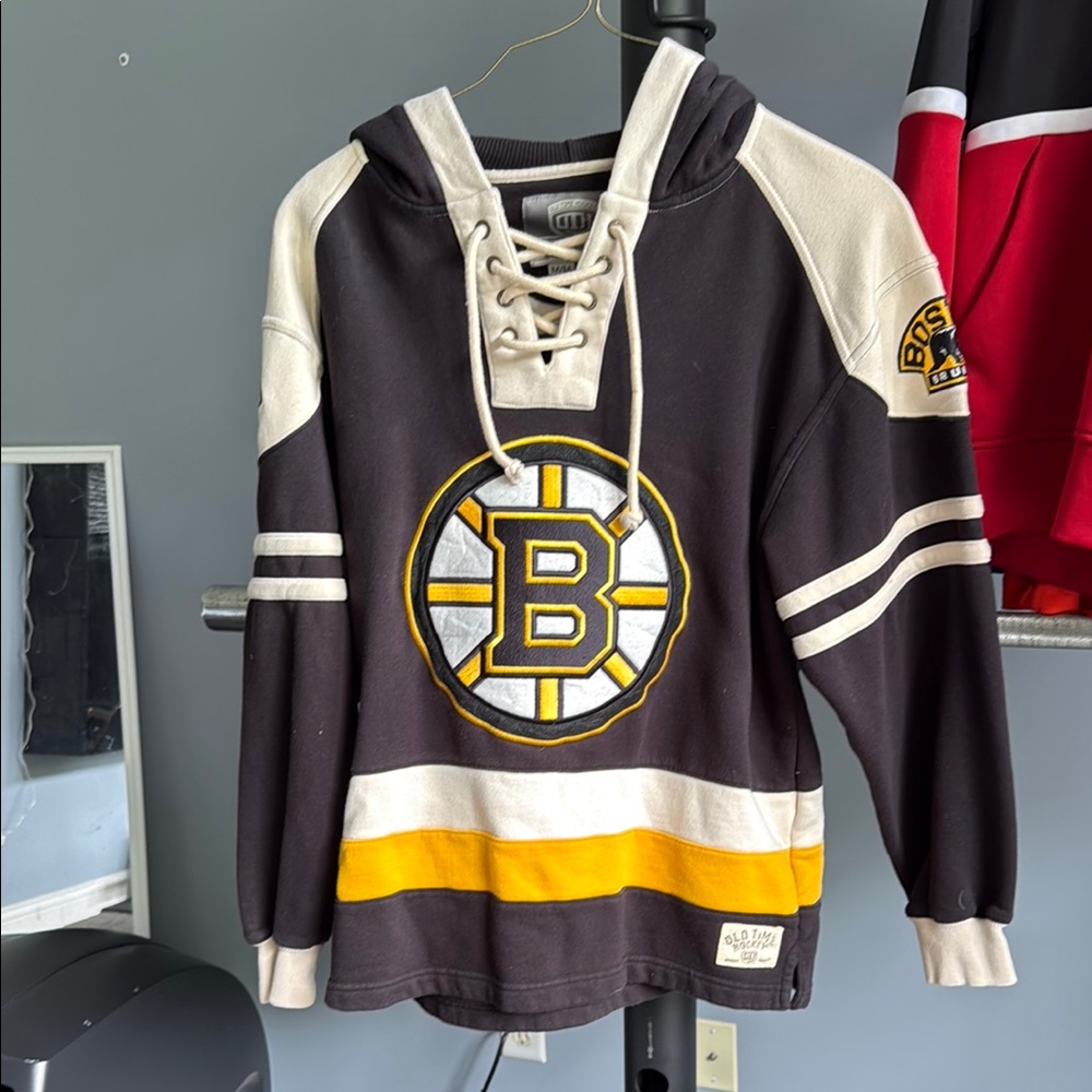 Boston Bruins Lace-Up Hoodie